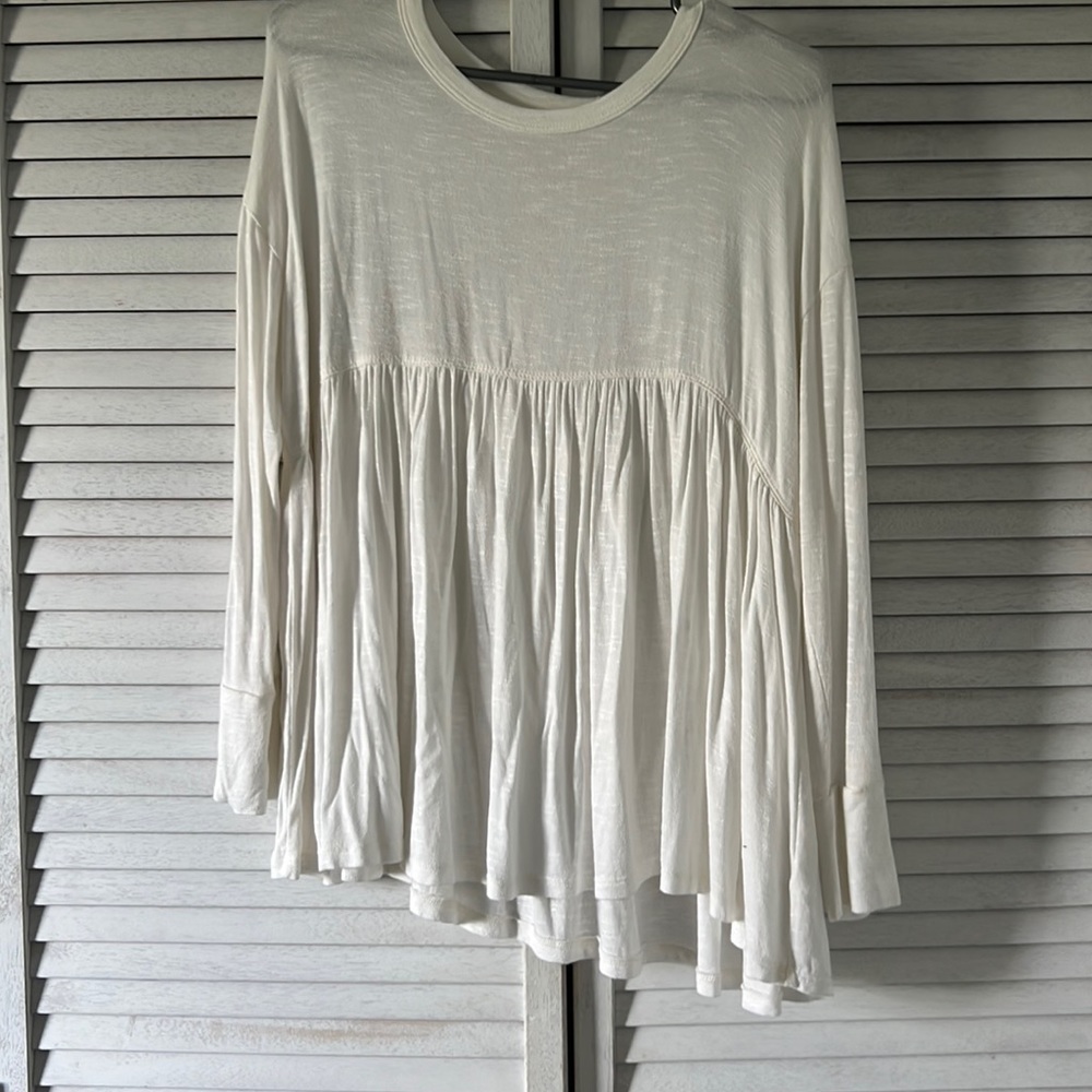 Super cute long sleeve white shirt
